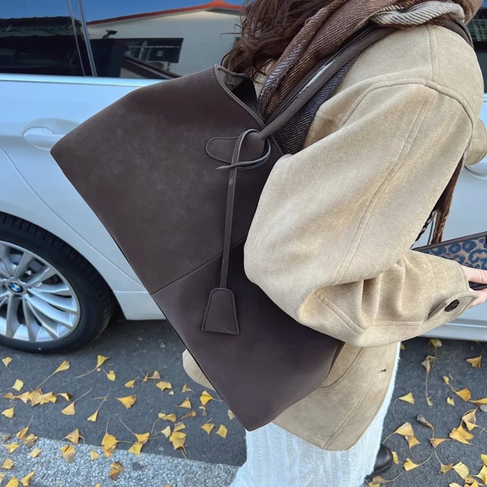 SEAME - Amara - Large Capacity Vegan Suede Handbag for Women in Retro Style Brown