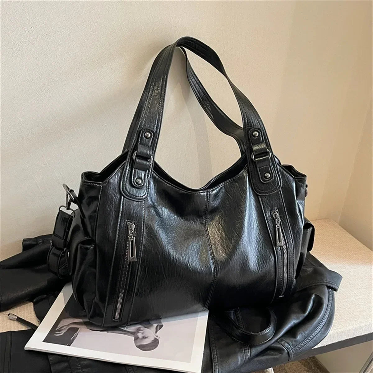 SEAME - Layla - Stylish Shoulder Bag for Women with Contrasting Colors & Spacious Design Black
